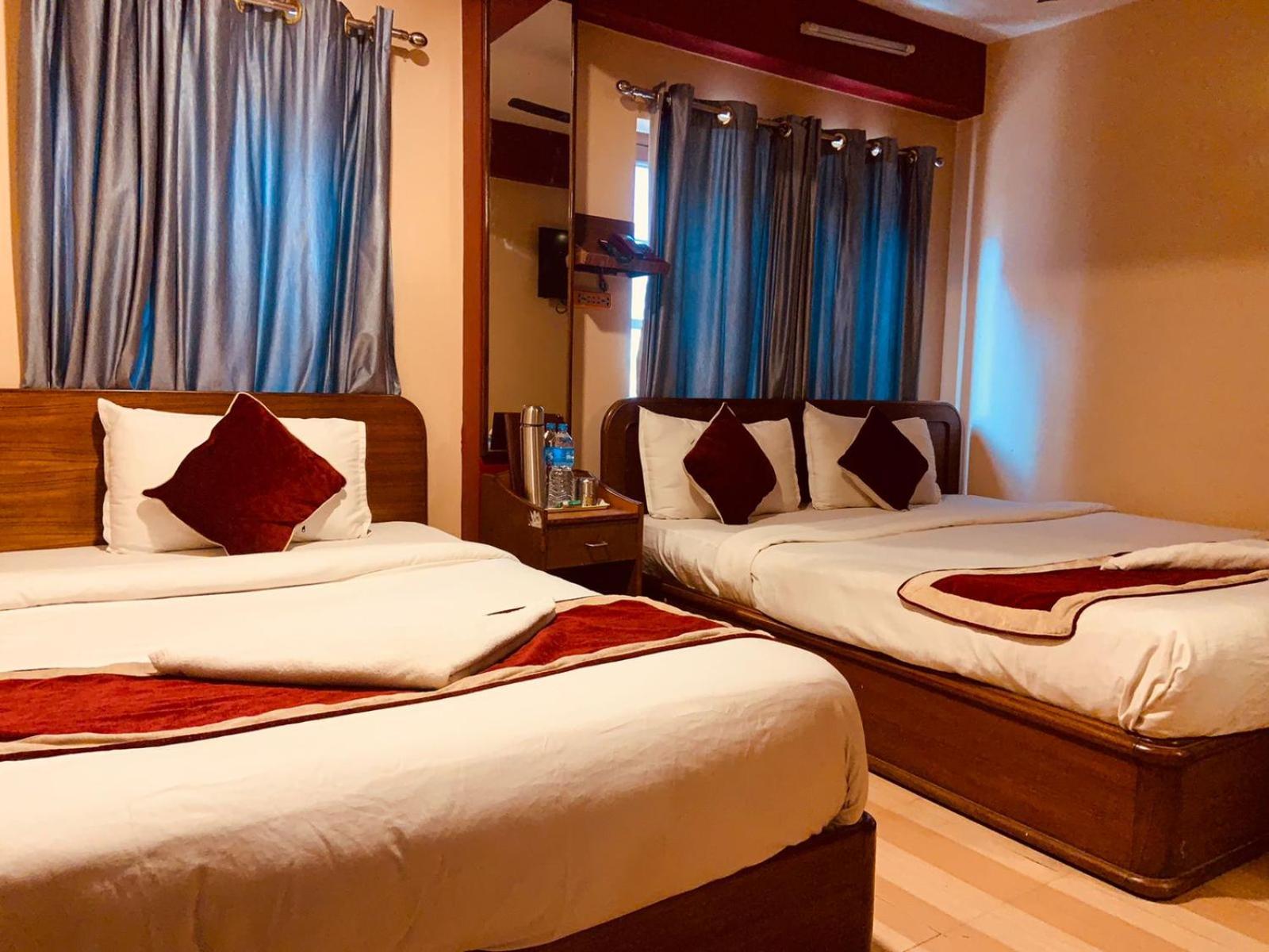 Shiva Shankar Hotel Pashupatinath ภายนอก รูปภาพ