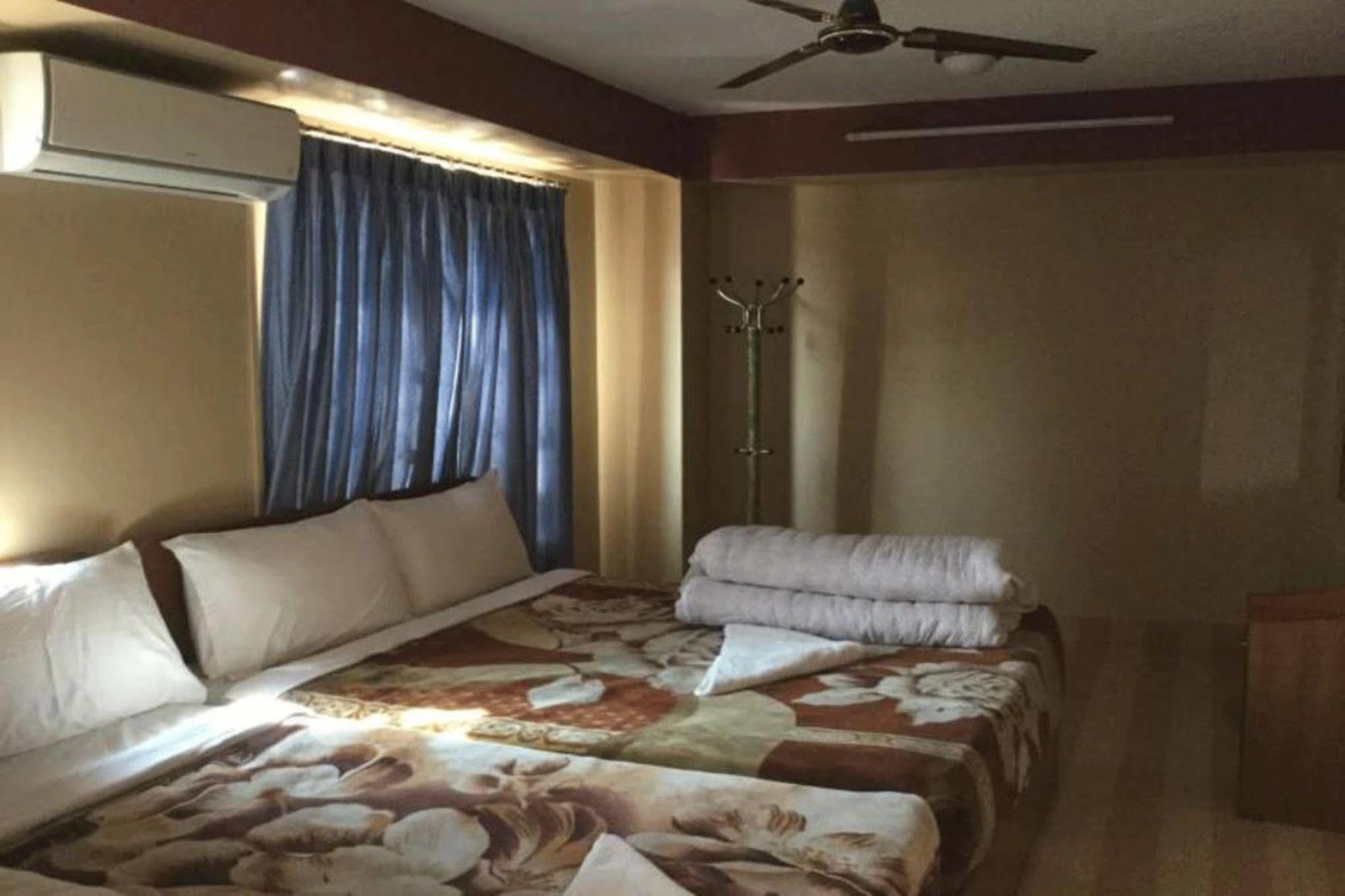 Shiva Shankar Hotel Pashupatinath ภายนอก รูปภาพ